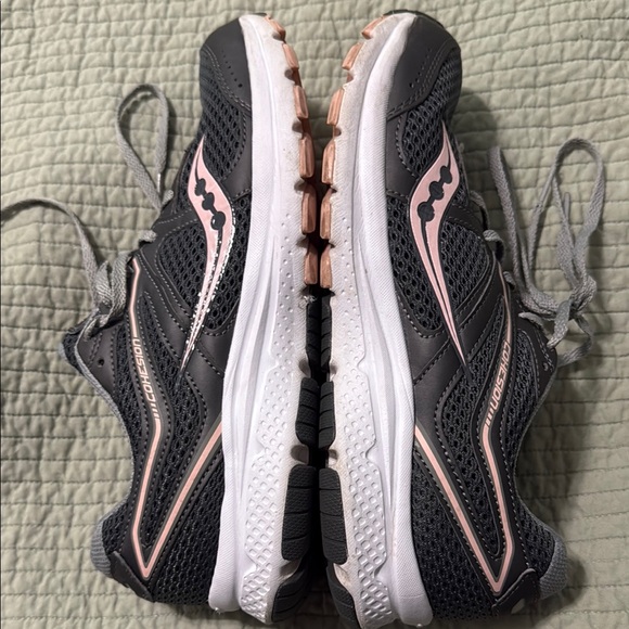 Saucony Women's Gray and Pink Athletic Shoes - Picture 7 of 9